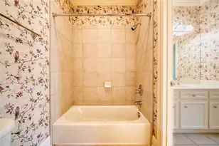 11530 N Lou Al Dr, Houston, TX 77024 - Photo 45