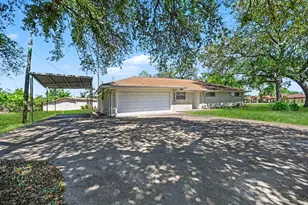 1703 Burnett Ave, Baytown, TX 77520 - Photo 3