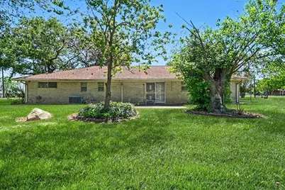 1703 Burnett Avenue, Baytown, TX 77520 - Photo 25