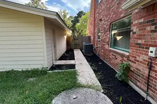 8049 Forest Hills Dr, Montgomery, TX 77316 - Photo 7