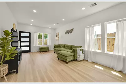 9525 Beckley Street, Houston, TX 77088 - Photo 5