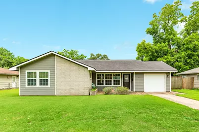 218 Palm Lane, Lake Jackson, TX 77566 - Photo 1