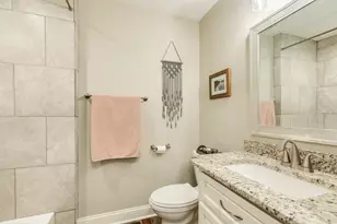 218 Palm Ln, Lake Jackson, TX 77566 - Photo 23