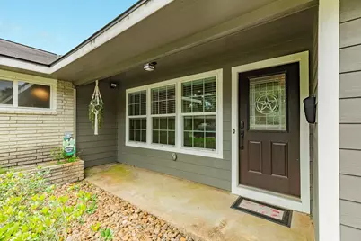 218 Palm Lane, Lake Jackson, TX 77566 - Photo 5