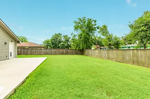 218 Palm Ln, Lake Jackson, TX 77566 - Photo 27