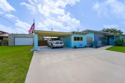 320 Timothy Street, Rockport, TX 78382 - Photo 9