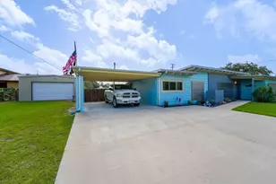 320 Timothy St, Rockport, TX 78382 - Photo 9