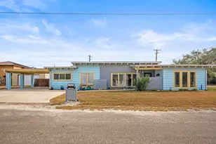 320 Timothy St, Rockport, TX 78382 - Photo 3