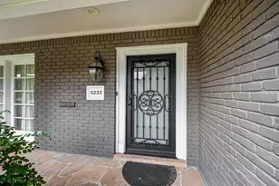 5232 Piping Rock Ln Ln, Houston, TX 77056 - Photo 3