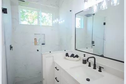 3613 Rosalie Street #B, Houston, TX 77004 - Photo 11