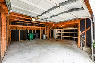 1307 Walton St, Houston, TX 77009 - Photo 27
