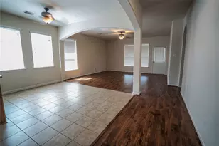 8811 Henrico Ln, Rosenberg, TX 77469 - Photo 11