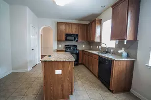 8811 Henrico Ln, Rosenberg, TX 77469 - Photo 7