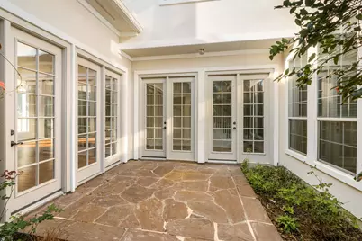 187 E Lansdowne Circle, The Woodlands, TX 77382 - Photo 5