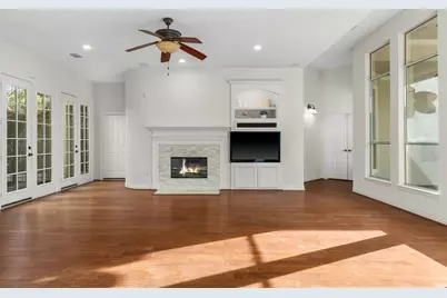 187 E Lansdowne Circle, The Woodlands, TX 77382 - Photo 13