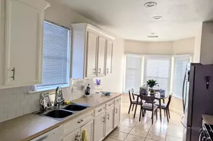 2402 Raintree Village Dr, Katy, TX 77449 - Photo 5
