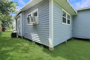 1133 9th St, Dickinson, TX 77539 - Photo 25
