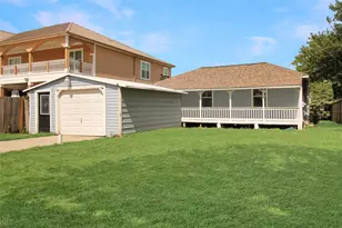 1133 9th St, Dickinson, TX 77539 - Photo 1