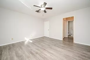 7878 Leonora St, Houston, TX 77061 - Photo 15