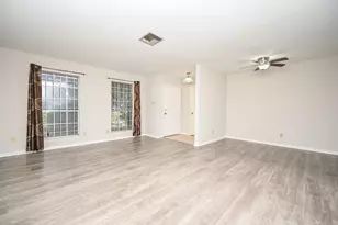 7878 Leonora St, Houston, TX 77061 - Photo 27