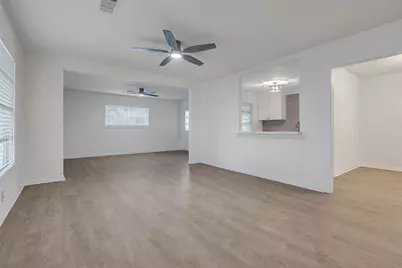 718 E Republic Avenue #1, Baytown, TX 77520 - Photo 3