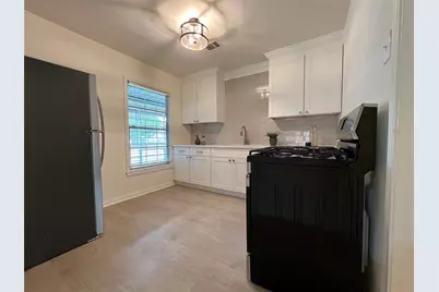 718 E Republic Avenue #1, Baytown, TX 77520 - Photo 13