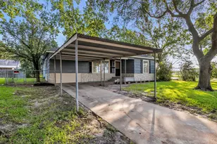 718 E Republic Ave, Baytown, TX 77520 - Photo 25