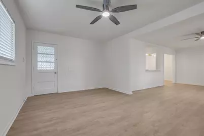 718 E Republic Avenue #1, Baytown, TX 77520 - Photo 7