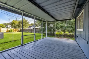 718 E Republic Ave, Baytown, TX 77520 - Photo 23