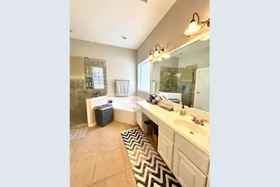 27 E Shale Creek Circle, The Woodlands, TX 77382 - Photo 13
