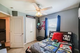 9438 Gold Mountain Dr, Rosharon, TX 77583 - Photo 11