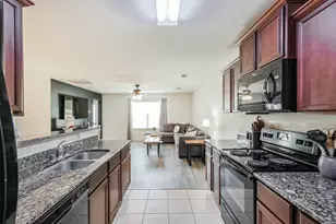 9438 Gold Mountain Dr, Rosharon, TX 77583 - Photo 7