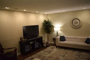 5742 Southminster Dr, Houston, TX 77035 - Photo 5