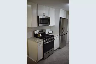 5742 Southminster Drive, Houston, TX 77035 - Photo 17
