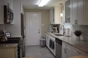 5742 Southminster Dr, Houston, TX 77035 - Photo 19