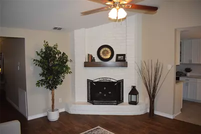 5742 Southminster Drive, Houston, TX 77035 - Photo 15
