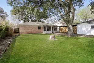 12115 Hillcroft St, Houston, TX 77035 - Photo 15