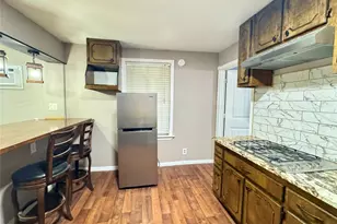 403 Clear Lake Rd, Highlands, TX 77562 - Photo 3