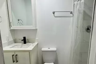 403 Clear Lake Rd, Highlands, TX 77562 - Photo 7