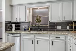 11743 Wickhollow Ln, Houston, TX 77043 - Photo 19