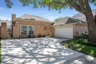 11743 Wickhollow Ln, Houston, TX 77043 - Photo 1