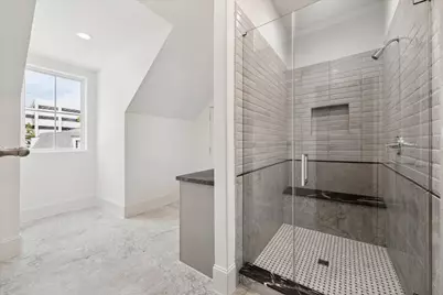 25 Wentworth Gate Path, Houston, TX 77027 - Photo 31