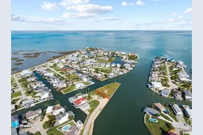 4205 Flamingo Way, Jamaica Beach, TX 77554 - Photo 9