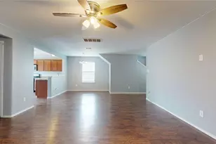 8703 Summerset Meadow Ct, Houston, TX 77075 - Photo 9