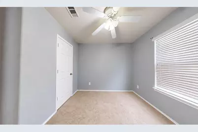 8703 Summerset Meadow Court, Houston, TX 77075 - Photo 17