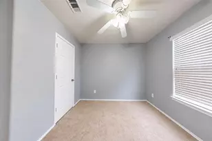 8703 Summerset Meadow Ct, Houston, TX 77075 - Photo 17