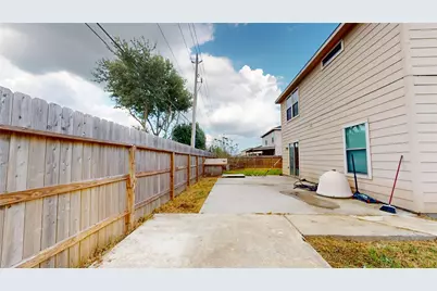 8703 Summerset Meadow Court, Houston, TX 77075 - Photo 41