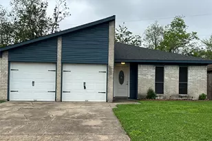 1822 Eagle Dr, League City, TX 77573 - Photo 1