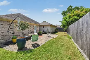 933 Mystic Village Ln, Seabrook, TX 77586 - Photo 17