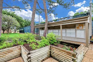 880 Tully Rd, Houston, TX 77079 - Photo 27